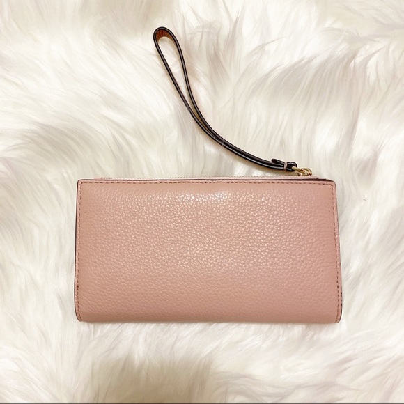 jackson med universal phone wristlet